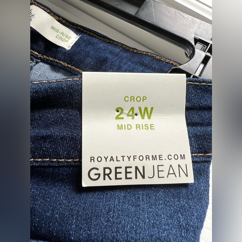 Royalty for Me - women's mid-rise crop stretch capri denim jeans Size 24W NEW WT - Picture 8 of 10
